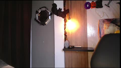 Snapshot of hera_divine chatting on October 20, 10:21 pm HERA online show from October 20, 10:21 pm
