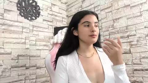 Snapshot of hera_elis chatting on February 17, 10:47 pm hera_elis online show from February 17, 10:47 pm