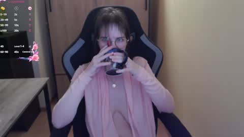 Snapshot of heraluna_ chatting on January 26, 10:35 pm HeraLuna  online show from January 26, 10:35 pm