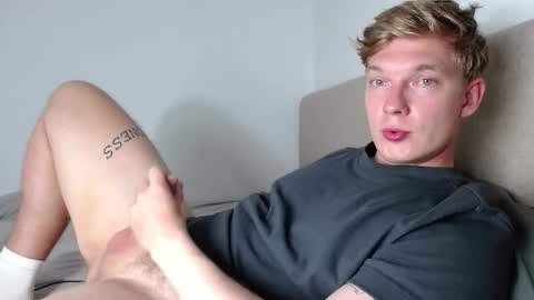 Snapshot of hercules__ chatting on January 17, 7:06 pm Gregblonde Alextattoo online show from January 17, 7:06 pm