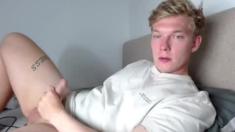 Snapshot of hercules__ chatting on January 18, 7:06 pm Gregblonde Alextattoo online show from January 18, 7:06 pm