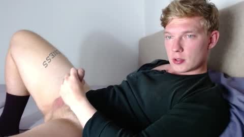 Snapshot of hercules__ chatting on February 3, 1:38 pm Gregblonde Alextattoo online show from February 3, 1:38 pm