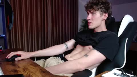 Snapshot of hercules__ chatting on February 6, 1:10 am Gregblonde Alextattoo online show from February 6, 1:10 am