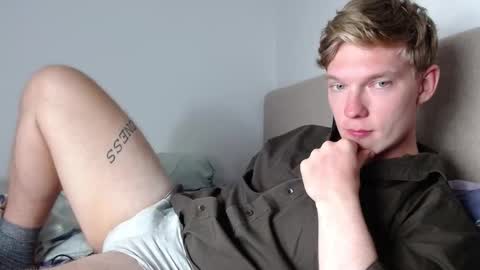 Snapshot of hercules__ chatting on February 8, 2:53 pm Gregblonde Alextattoo online show from February 8, 2:53 pm