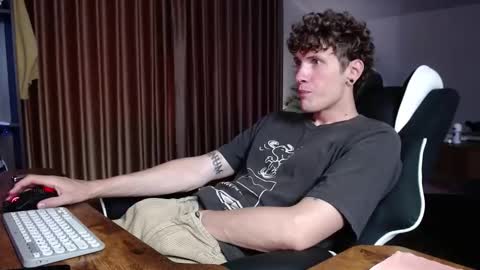 Snapshot of hercules__ chatting on February 11, 1:43 am Gregblonde Alextattoo online show from February 11, 1:43 am