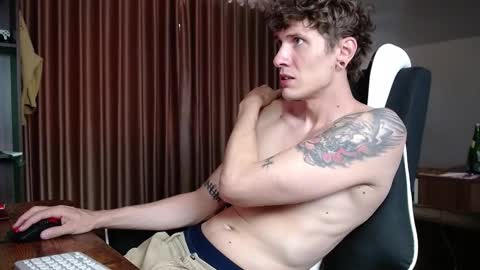 Snapshot of hercules__ chatting on February 16, 1:35 am Gregblonde Alextattoo online show from February 16, 1:35 am