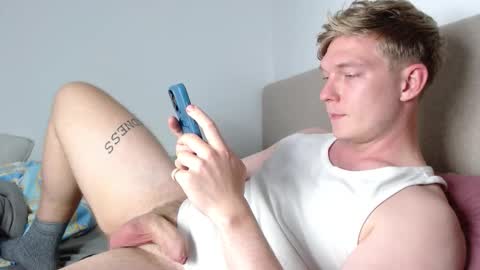 Snapshot of hercules__ chatting on March 16, 5:06 pm Gregblonde Alextattoo online show from March 16, 5:06 pm