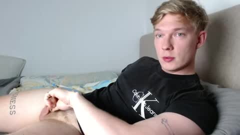 Snapshot of hercules__ chatting on March 21, 1:37 pm Gregblonde Alextattoo online show from March 21, 1:37 pm