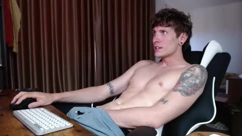 Snapshot of hercules__ chatting on March 24, 3:44 am Gregblonde Alextattoo online show from March 24, 3:44 am