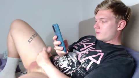 Snapshot of hercules__ chatting on April 1, 1:01 pm Gregblonde Alextattoo online show from April 1, 1:01 pm