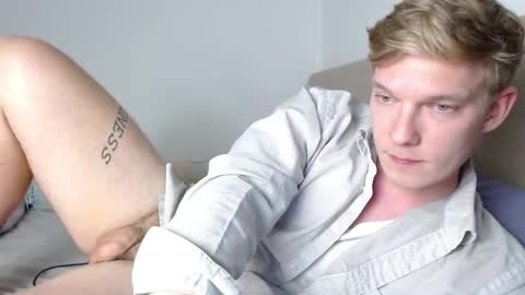 Snapshot of hercules__ chatting on April 2, 1:53 pm Gregblonde Alextattoo online show from April 2, 1:53 pm