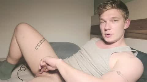 Snapshot of hercules__ chatting on July 16, 3:40 pm Gregblonde Alextattoo online show from July 16, 3:40 pm
