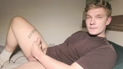 Snapshot of hercules__ chatting on July 22, 5:49 pm Gregblonde Alextattoo online show from July 22, 5:49 pm