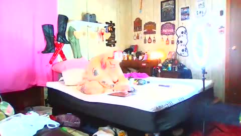 Snapshot of herculesnvenus chatting on February 23, 9:23 pm venus online show from February 23, 9:23 pm