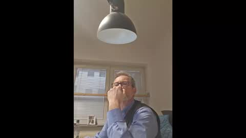 Snapshot of hering76 chatting on December 22, 10:56 am hering76 online show from December 22, 10:56 am