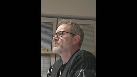 Snapshot of hering76 chatting on December 23, 7:28 am hering76 online show from December 23, 7:28 am