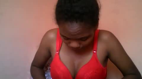 Snapshot of herisse01 chatting on May 26, 7:15 am herisse01 online show from May 26, 7:15 am