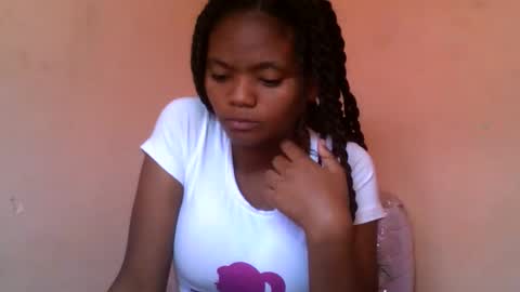 Snapshot of herisse01 chatting on June 3, 6:38 am herisse01 online show from June 3, 6:38 am