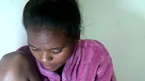 Snapshot of herisse01 chatting on July 12, 10:50 am herisse01 online show from July 12, 10:50 am