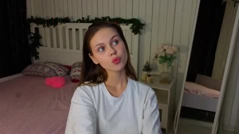 Nicole online show from March 16, 9:08 pm