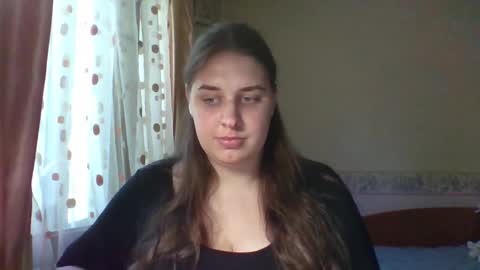 hess_luna_ online show from September 23, 9:23 am