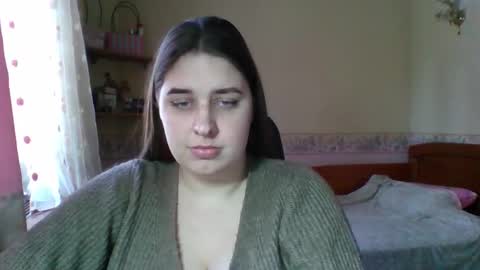 hess_luna_ online show from January 16, 10:08 am