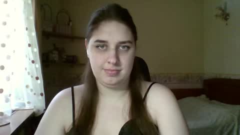 hess_luna_ online show from February 4, 9:59 am