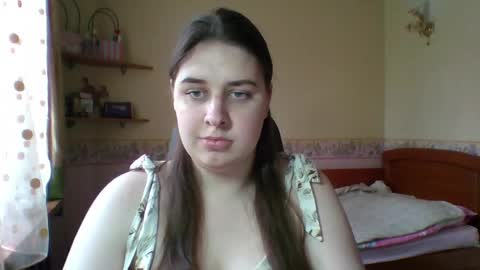 hess_luna_ online show from April 2, 9:07 am