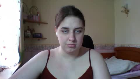 hess_luna_ online show from April 3, 9:07 am