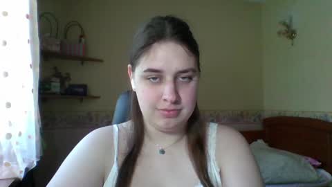 hess_luna_ online show from May 20, 9:04 am