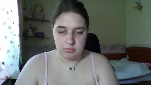 hess_luna_ online show from July 3, 9:05 am