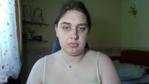 hess_luna_ online show from July 10, 9:01 am