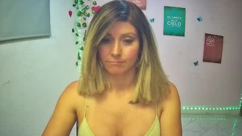 Hestesiaxx online show from April 8, 1:38 am