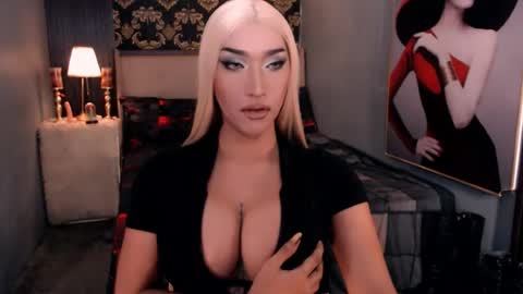 Snapshot of hestiaprytanei chatting on July 19, 7:28 pm bry online show from July 19, 7:28 pm