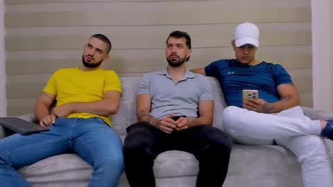 heteros men online show from February 21, 1:33 pm