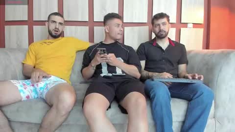 heteros men online show from February 23, 2:35 pm