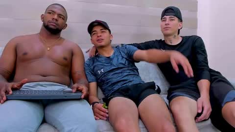 heteros men online show from February 27, 7:47 pm