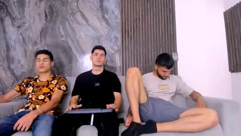 heteros men online show from March 1, 1:53 am