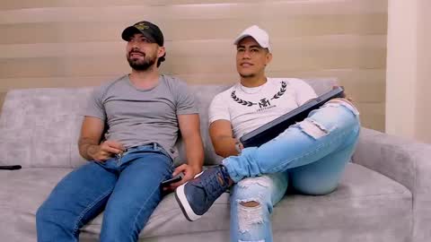 heteros men online show from March 1, 4:33 pm