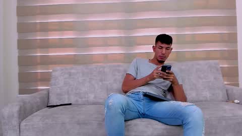 heteros men online show from March 1, 7:37 pm