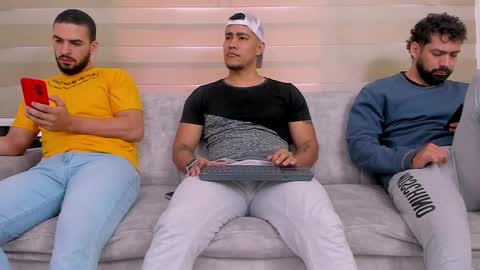 heteros men online show from March 6, 4:17 pm