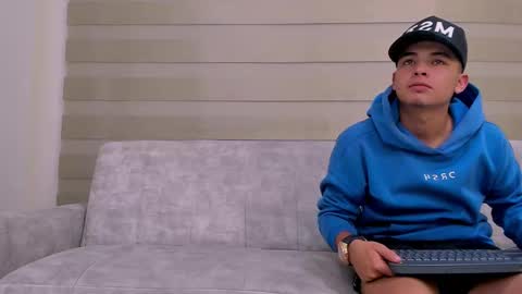 heteros men online show from March 6, 10:26 pm