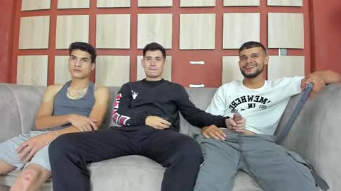 heteros men online show from March 11, 1:48 am