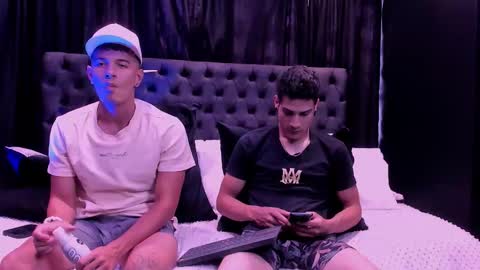 heteros men online show from February 23, 9:01 pm