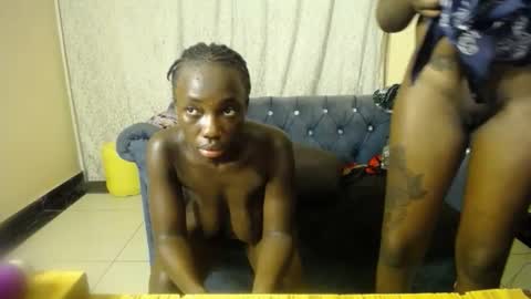 Snapshot of hevyn_sweetness chatting on December 1, 7:41 pm Hevyn online show from December 1, 7:41 pm