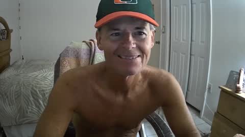 Snapshot of hewes1 chatting on October 10, 9:30 am hewes1 online show from October 10, 9:30 am