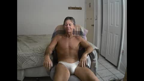 Snapshot of hewes1 chatting on October 22, 5:19 am hewes1 online show from October 22, 5:19 am