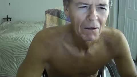 Snapshot of hewes1 chatting on November 5, 10:26 am hewes1 online show from November 5, 10:26 am