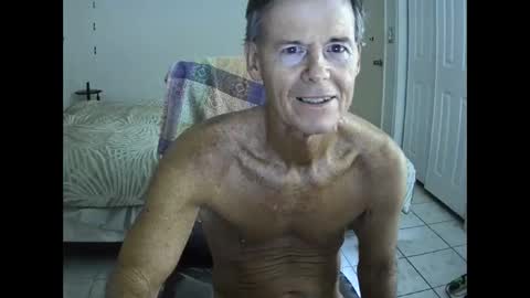 Snapshot of hewes1 chatting on November 13, 10:47 am hewes1 online show from November 13, 10:47 am