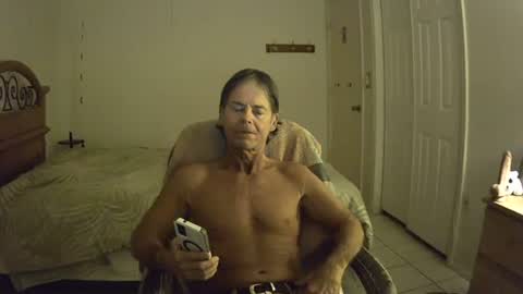 Snapshot of hewes1 chatting on March 5, 2:07 am hewes1 online show from March 5, 2:07 am